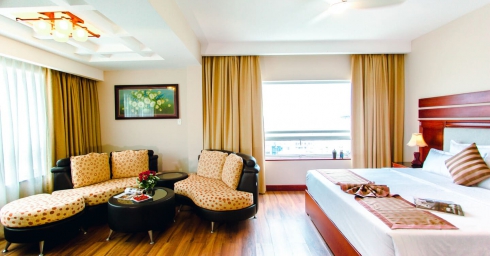 SUITE ROOM